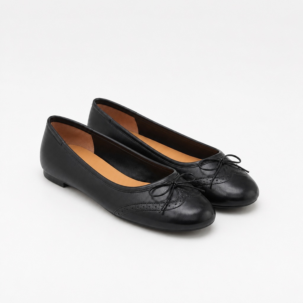 Black color option of the cowhide flat shoes