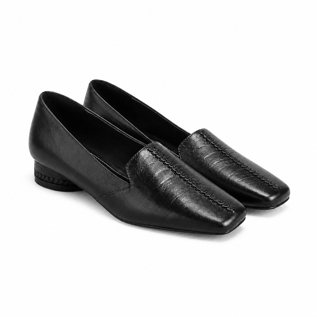 Mustat kiiltävät nahkaiset toimistoloaferit