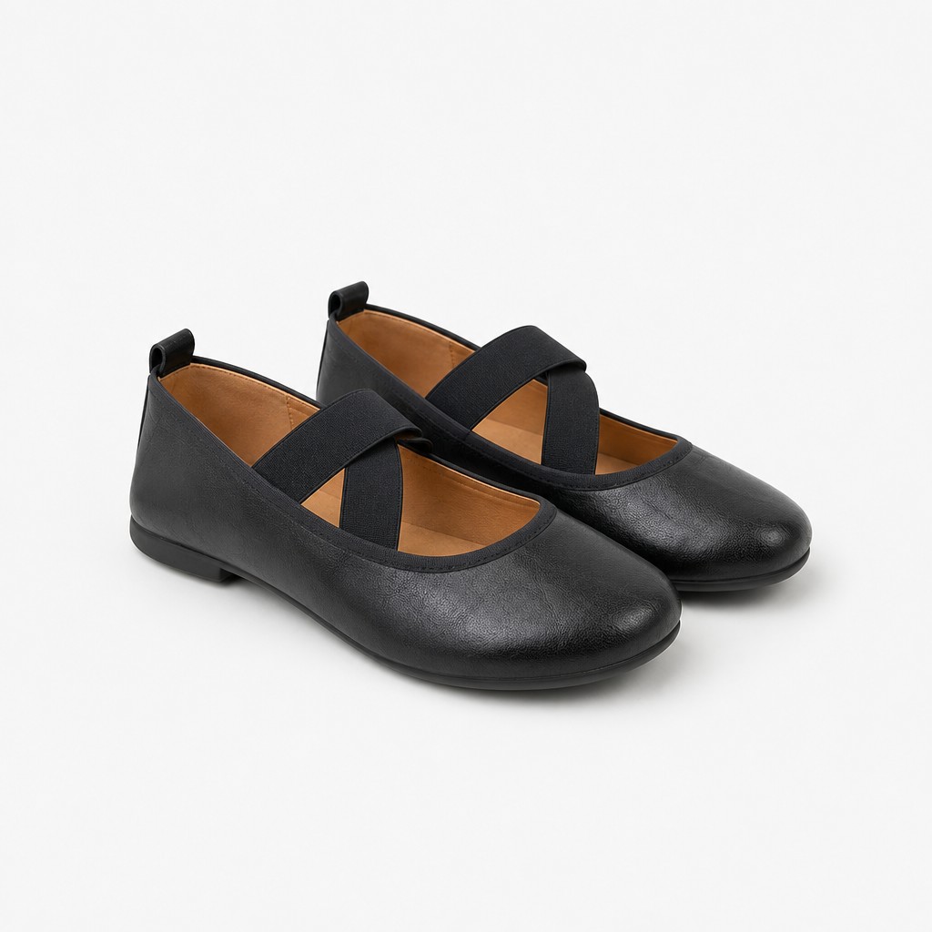 Scarpe Mary Jane nere su sfondo chiaro