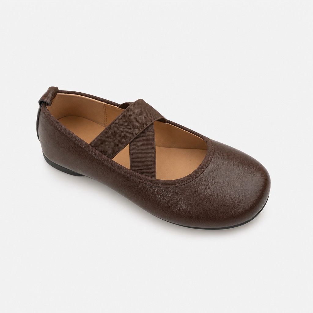 Scarpa Mary Jane marrone su sfondo chiaro